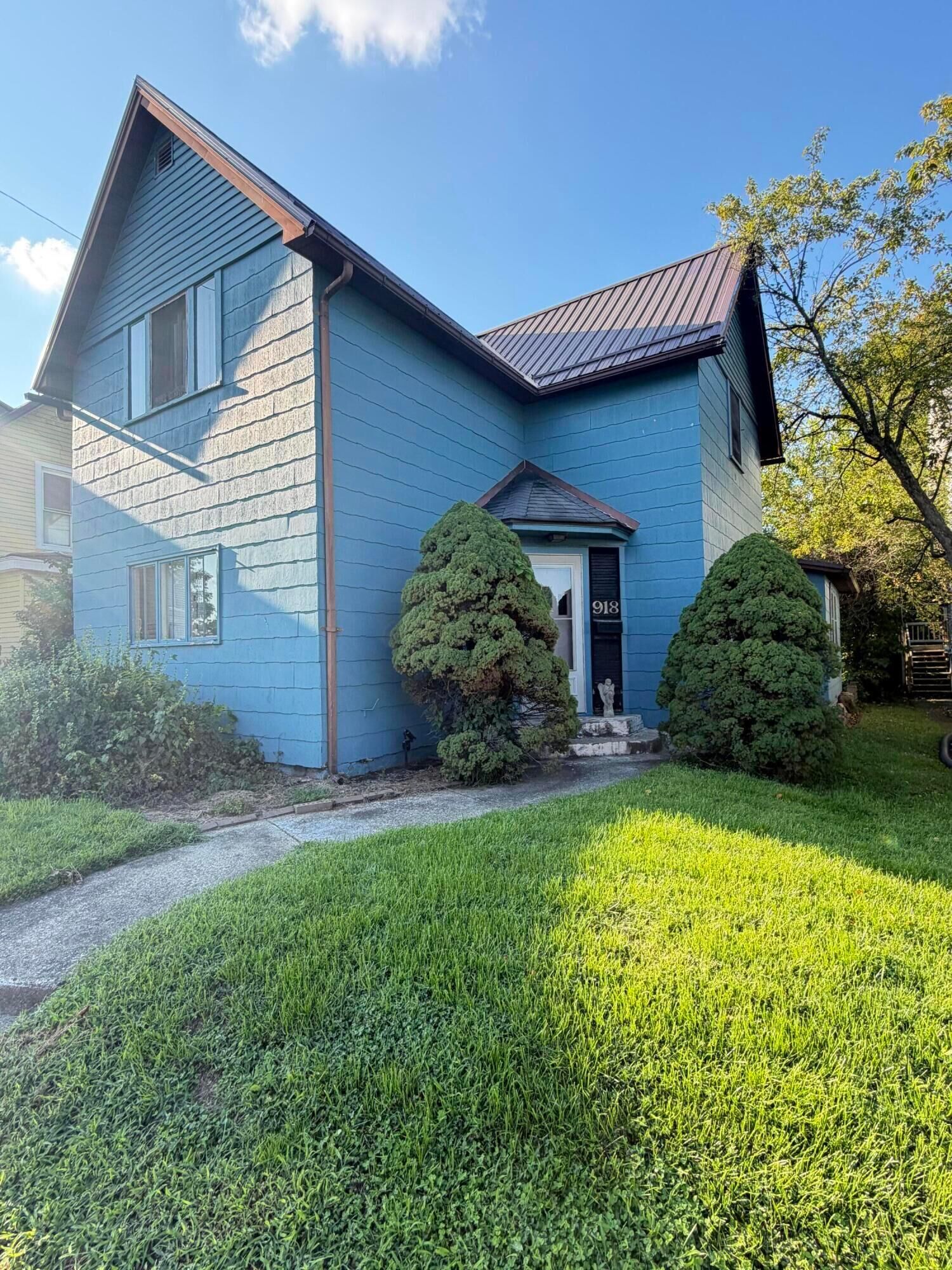 Property Photo:  918 Main Street  OH 43812 