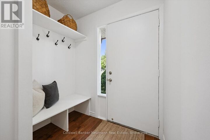 Property Photo:  3 Meadow Crescent  ON N1H 6V1 