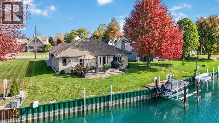 Property Photo: 4689 Cresent Drive ON N0P 2B0