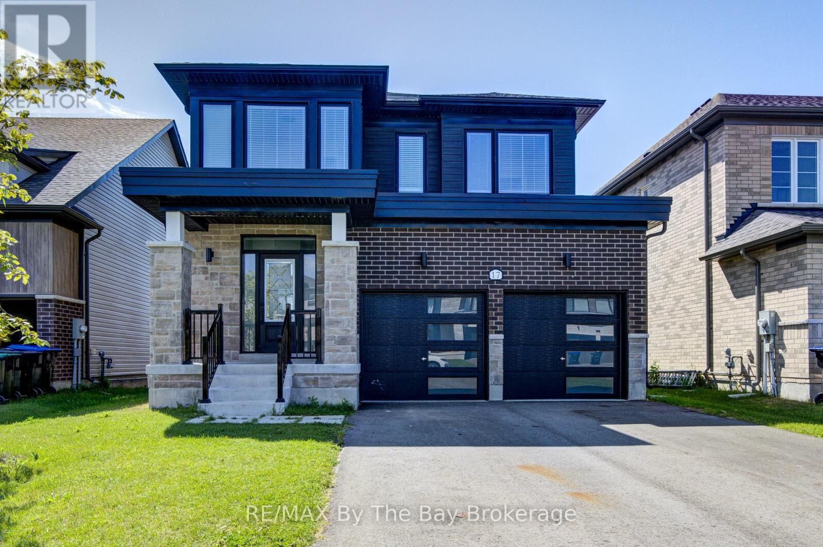 Property Photo: 17 Rosanne Circle ON L9Z 0N4