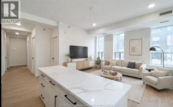Property Photo:  267 Pelissier Street 401  ON N9A 4K2 