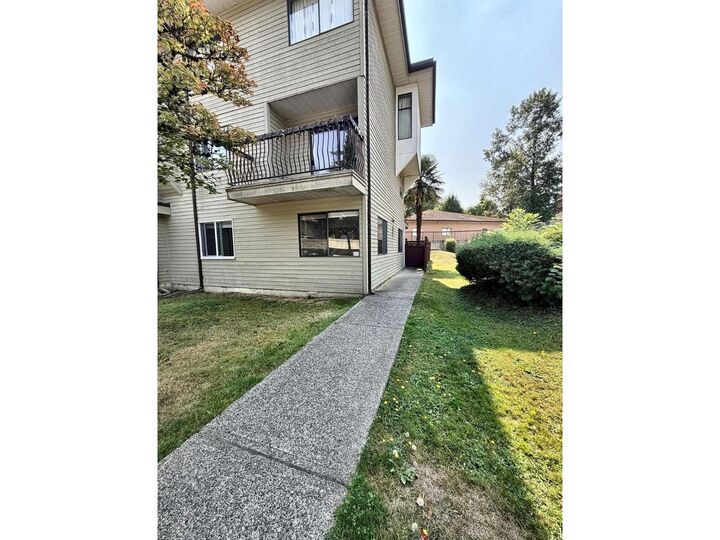 Photo de la propriété: 7131 133A Street 101 BC V3W 8A1