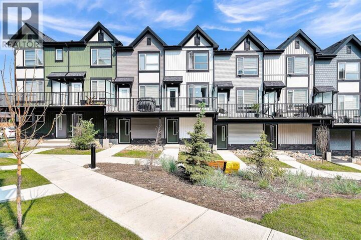 Property Photo: 16 Evanscrest Park Northwest AB T3P 1R3