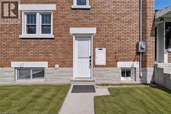 Property Photo:  147 Courtland Avenue East  ON N2G 2T9 