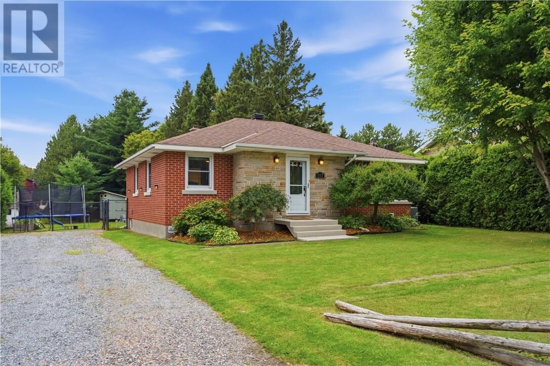 Property Photo: 107 Patricia Street ON P3Y 1A5