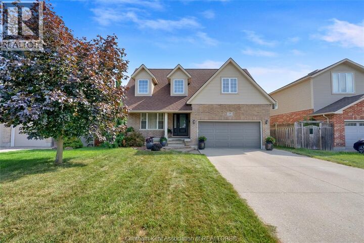 Property Photo:  32 Sherwood Court  ON N7M 6L3 