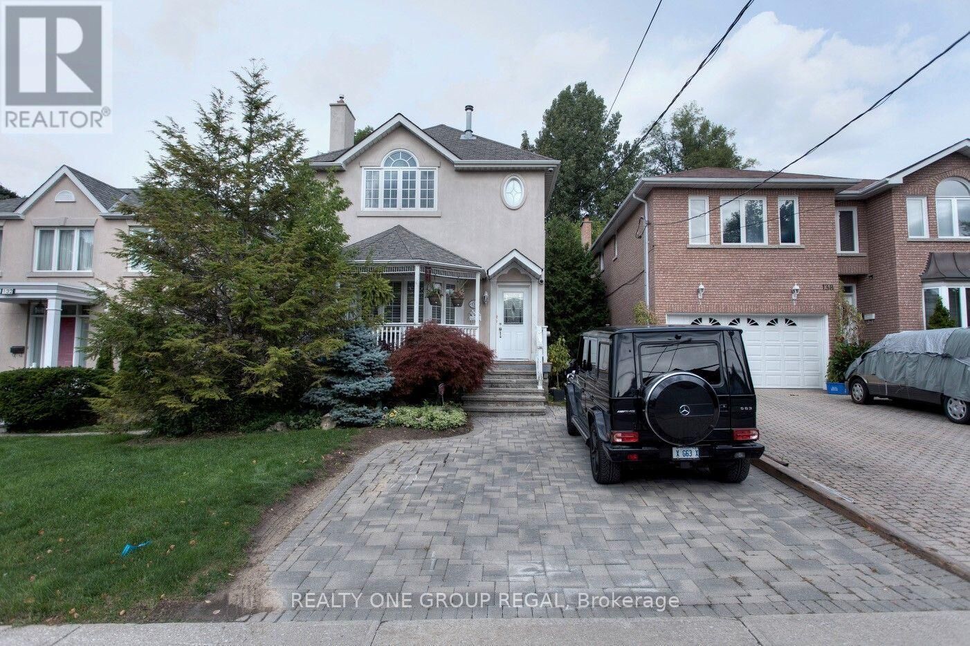 Property Photo: 136 Hollywood Avenue North ON M2N 3K3
