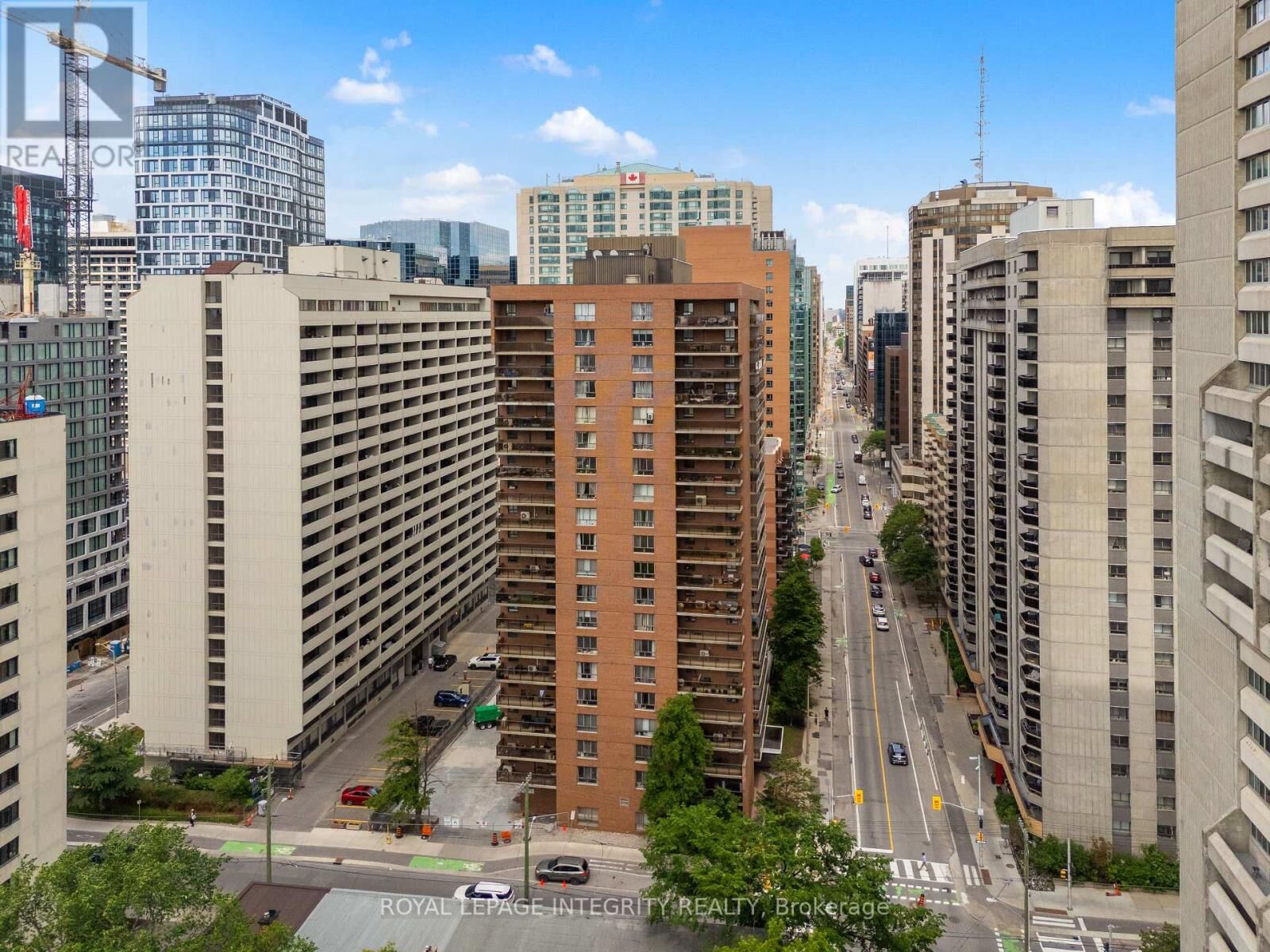 Property Photo:  475 Laurier Avenue West 2001  ON K1R 7X1 