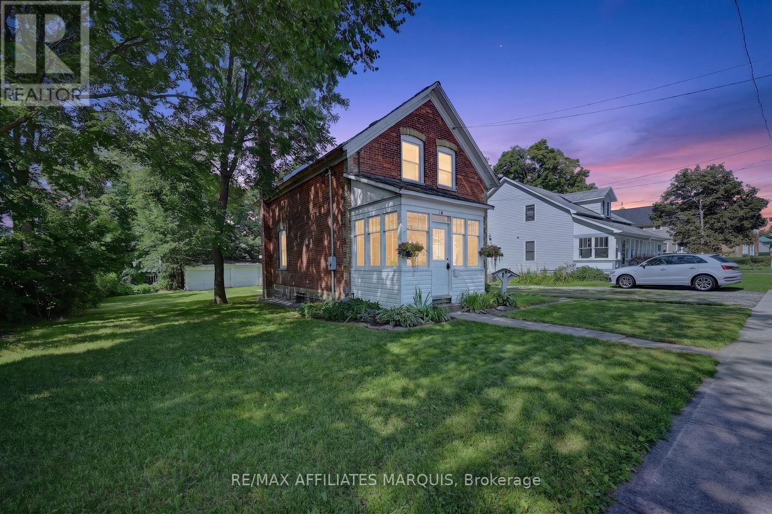Property Photo:  8 McGill Street North  ON K7A 2J2 