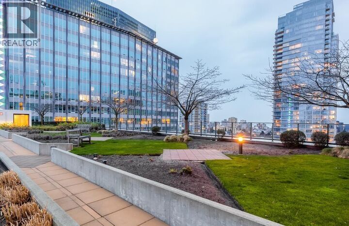 Property Photo:  938 Smithe Street 1408  BC V6Z 3H8 