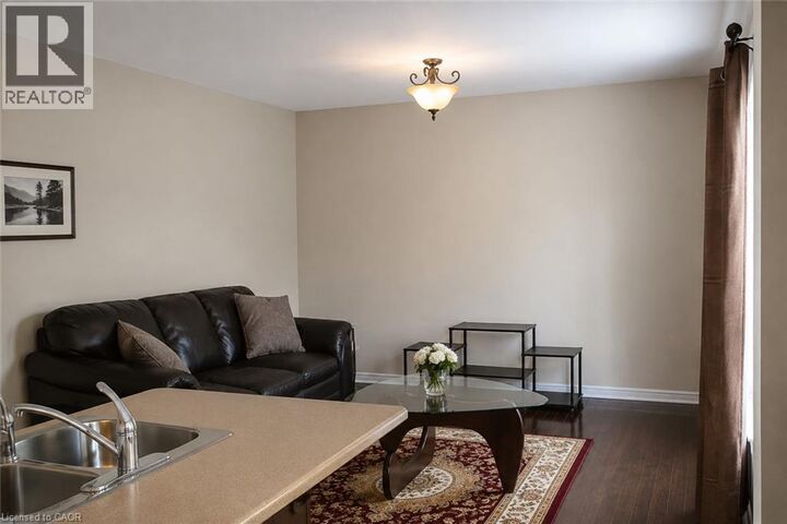Property Photo:  135 Chase Crescent  ON N3C 0C6 