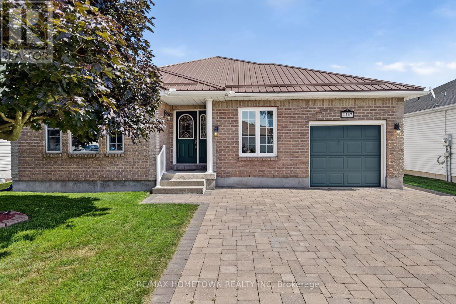 Property Photo:  1267 Cuthbertson Avenue  ON K6V 7M5 