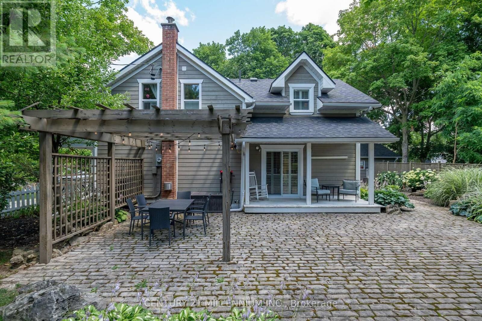 Property Photo: 255 Macdonald Street ON L7C 1L8