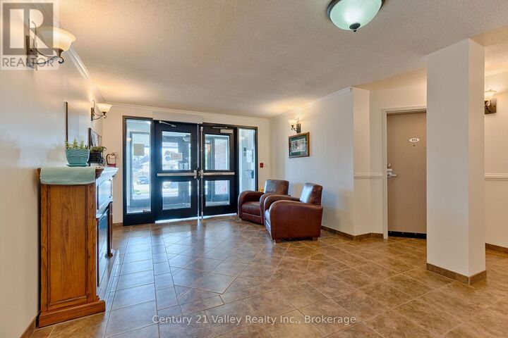 Photo de la propriété:  16 Sheffield Street 302  ON K7S 0A2 