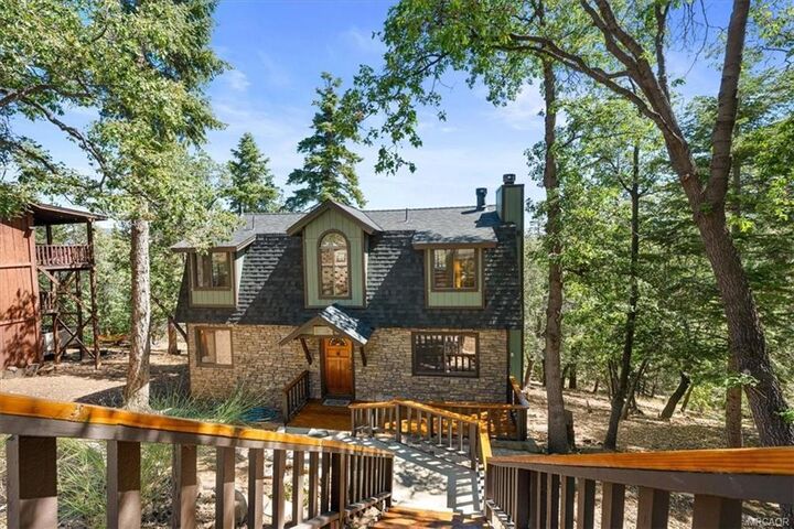 Property Photo:  1550 Tuolumne Road  CA 92314 