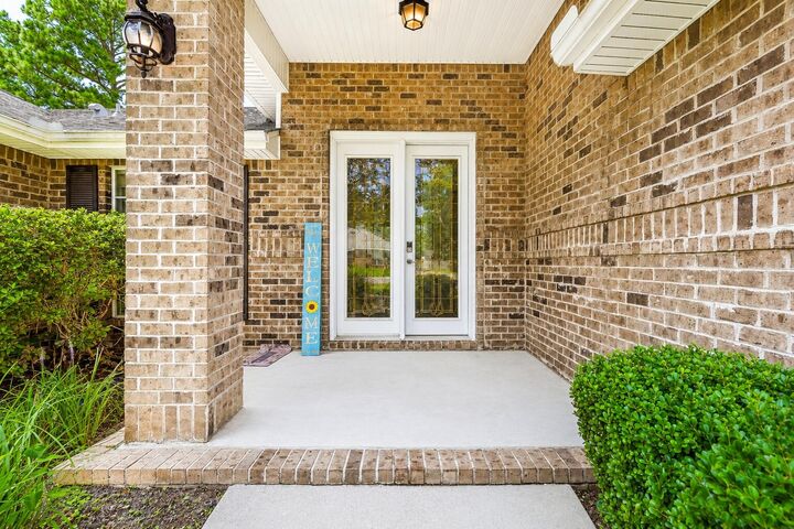 Property Photo:  5925 Wind Trace Road  FL 32536 