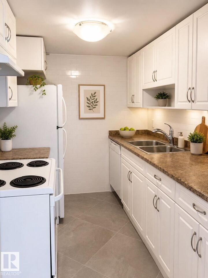 Property Photo:  10045 117 Street NW 704  AB T5K 1W8 