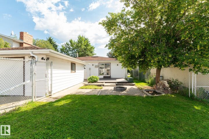 Property Photo:  63 Waverley Crescent  AB T7X 1N9 