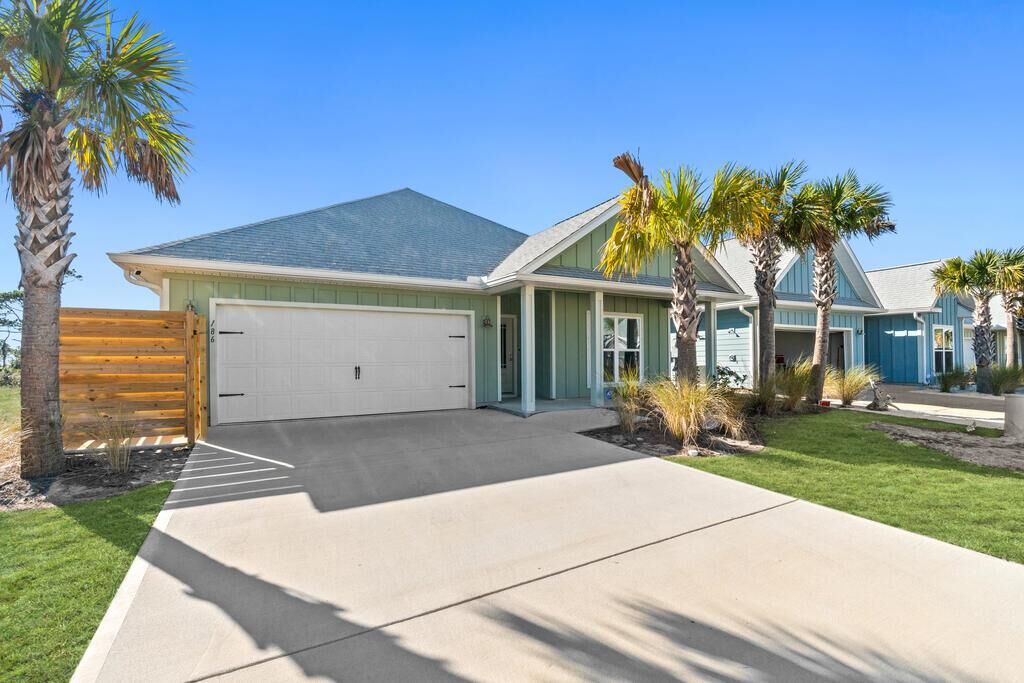 Property Photo: 186 Pond Cypress Cv FL 32456
