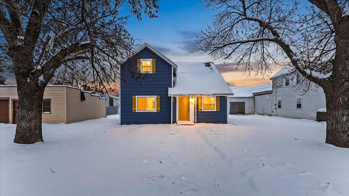 Property Photo: 604 Atlantic Avenue N MN 56248