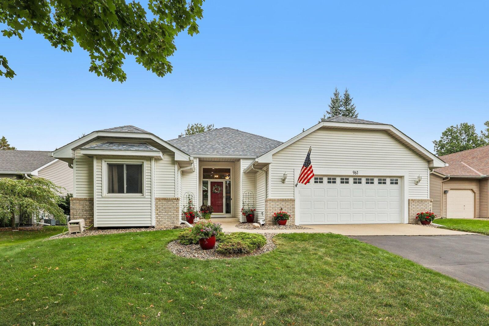 Property Photo: 961 Coneflower Court MN 55123