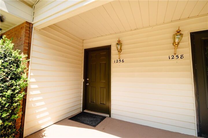 Property Photo:  1256 Minhinette Drive  GA 30075 