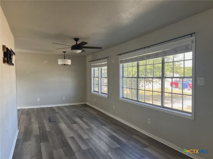 Property Photo:  801 N 1st Street  TX 76522 