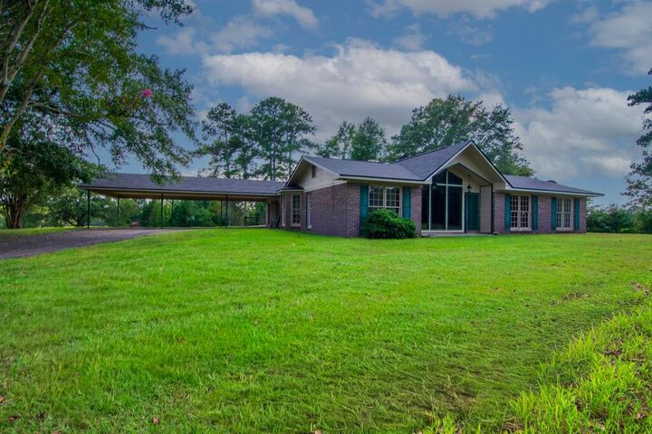Property Photo:  616 Twin Lakes Road  GA 31831 