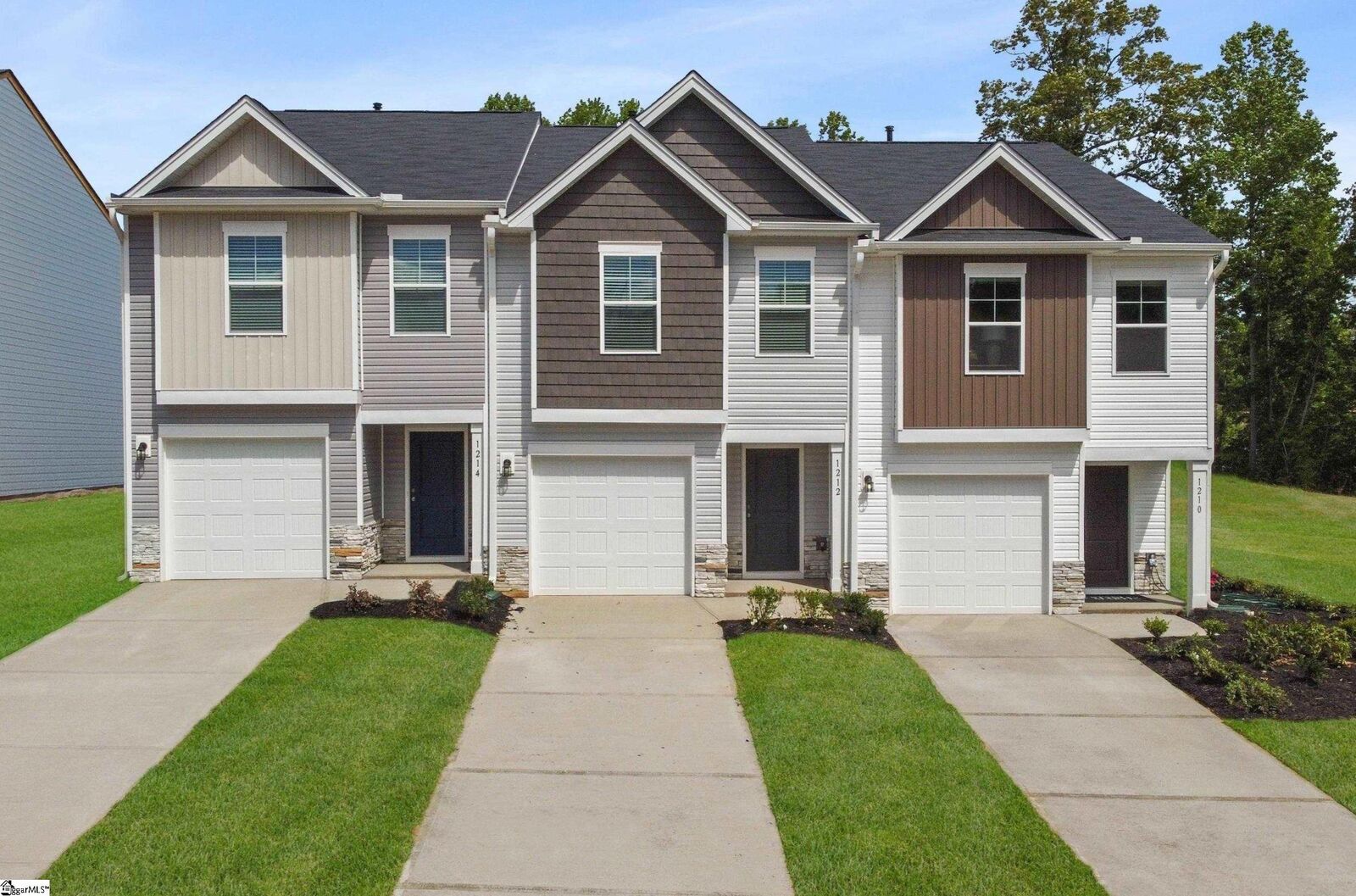 Property Photo: 1421 Chesapeake Lane SC 29303