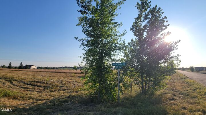 Property Photo: 615 Apple Ridge Road ND 58558