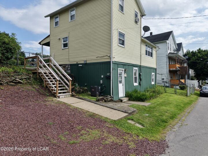 Property Photo: 272 Vine Street PA 18651