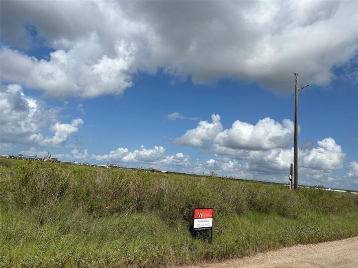 Property Photo: 1405 4th Street TX 77617