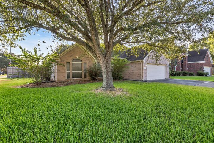 Property Photo: 8122 Perch TX 77523