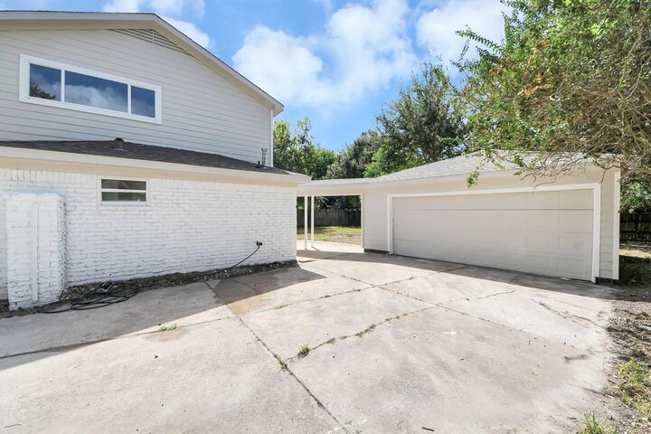 Property Photo:  13710 Whitchurch Way  TX 77015 