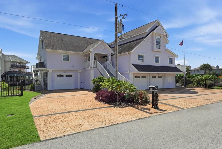Property Photo: 208 Coconut Street TX 77554
