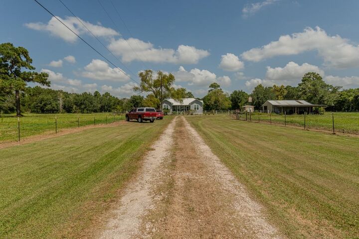 Property Photo:  1401 E Buccaneer Drive  TX 77665 