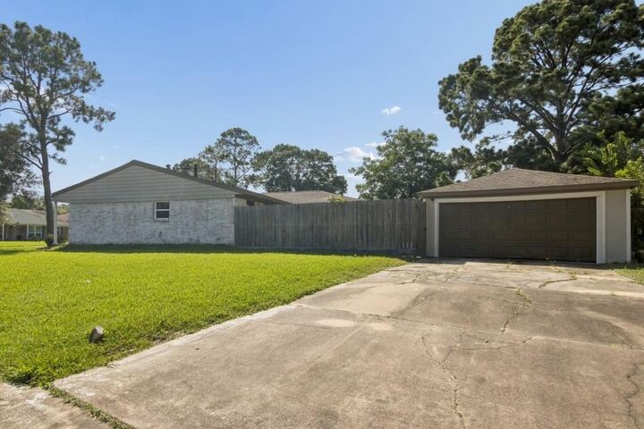 Property Photo:  6022 Beaudry Drive  TX 77035 