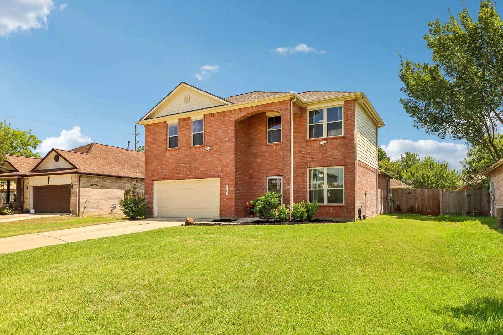 Property Photo:  8807 Lacy Willow Court  TX 77375 