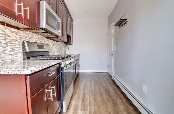 Property Photo:  229 71st St 2R  NJ 07093 