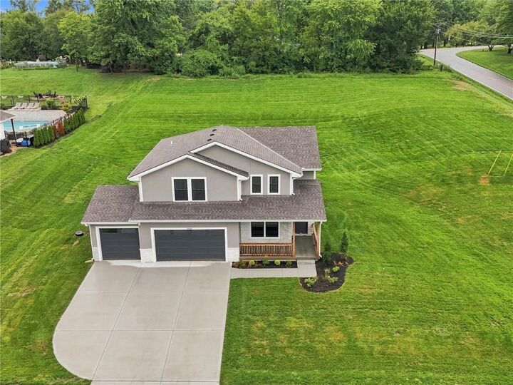 Property Photo: 13522 Oakridge Drive MO 64060