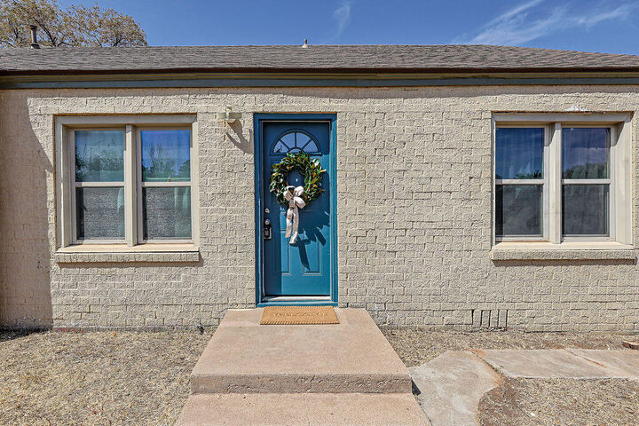 Property Photo: 1724 28th Street TX 79411