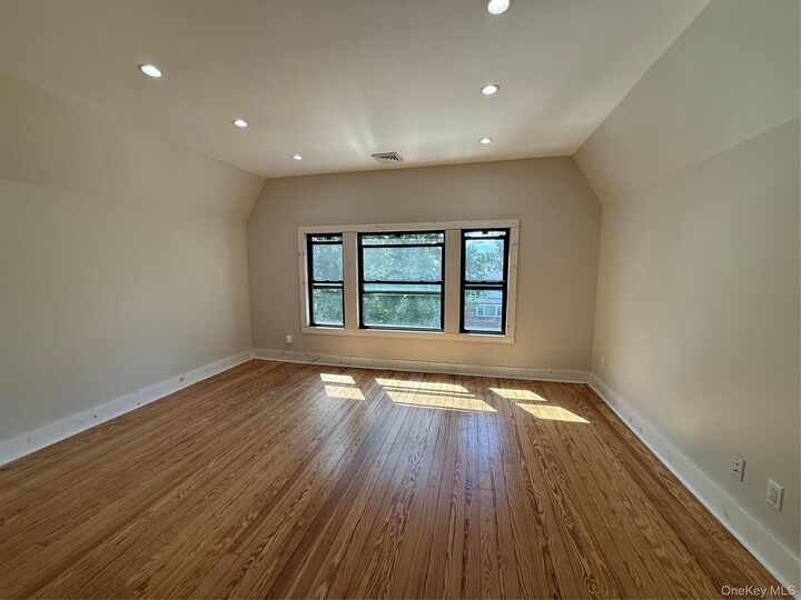 Property Photo:  265 Summit Avenue 3  NY 10552 