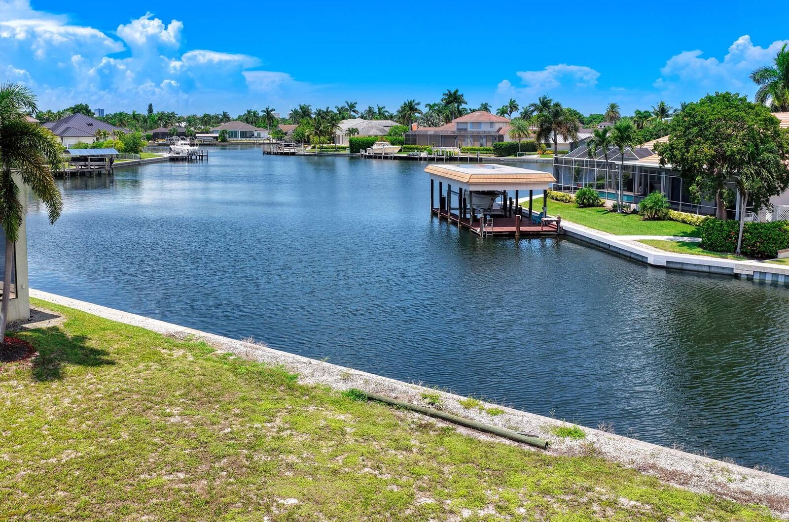 Property Photo: 1674 Briarwood Court FL 34145