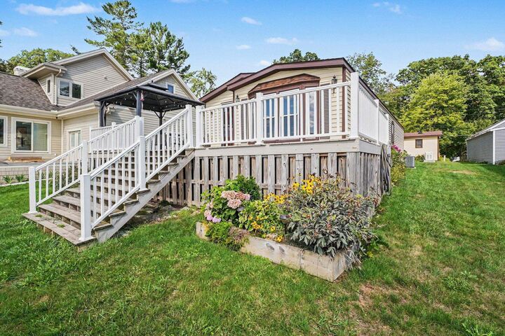 Property Photo: 1260 Hillcrest MI 48632