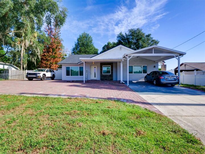 Property Photo:  1915 E Lake Drive  FL 32707 