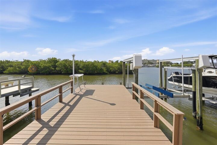 Property Photo:  280 Boca Ciega Point Boulevard S  FL 33708 