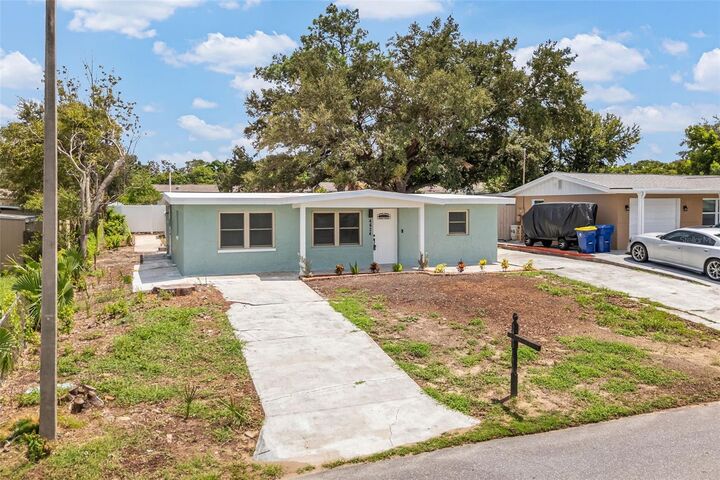 Property Photo:  4624 Pirate Place  FL 34652 