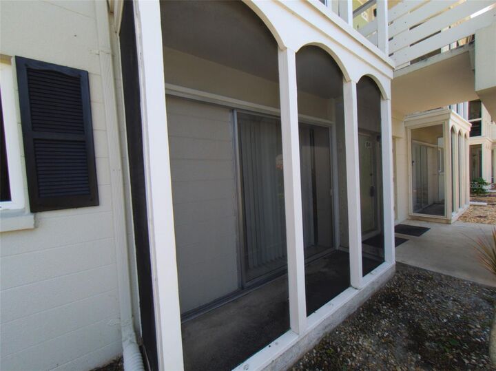 Property Photo:  2304 Ringling Boulevard 104  FL 34237 