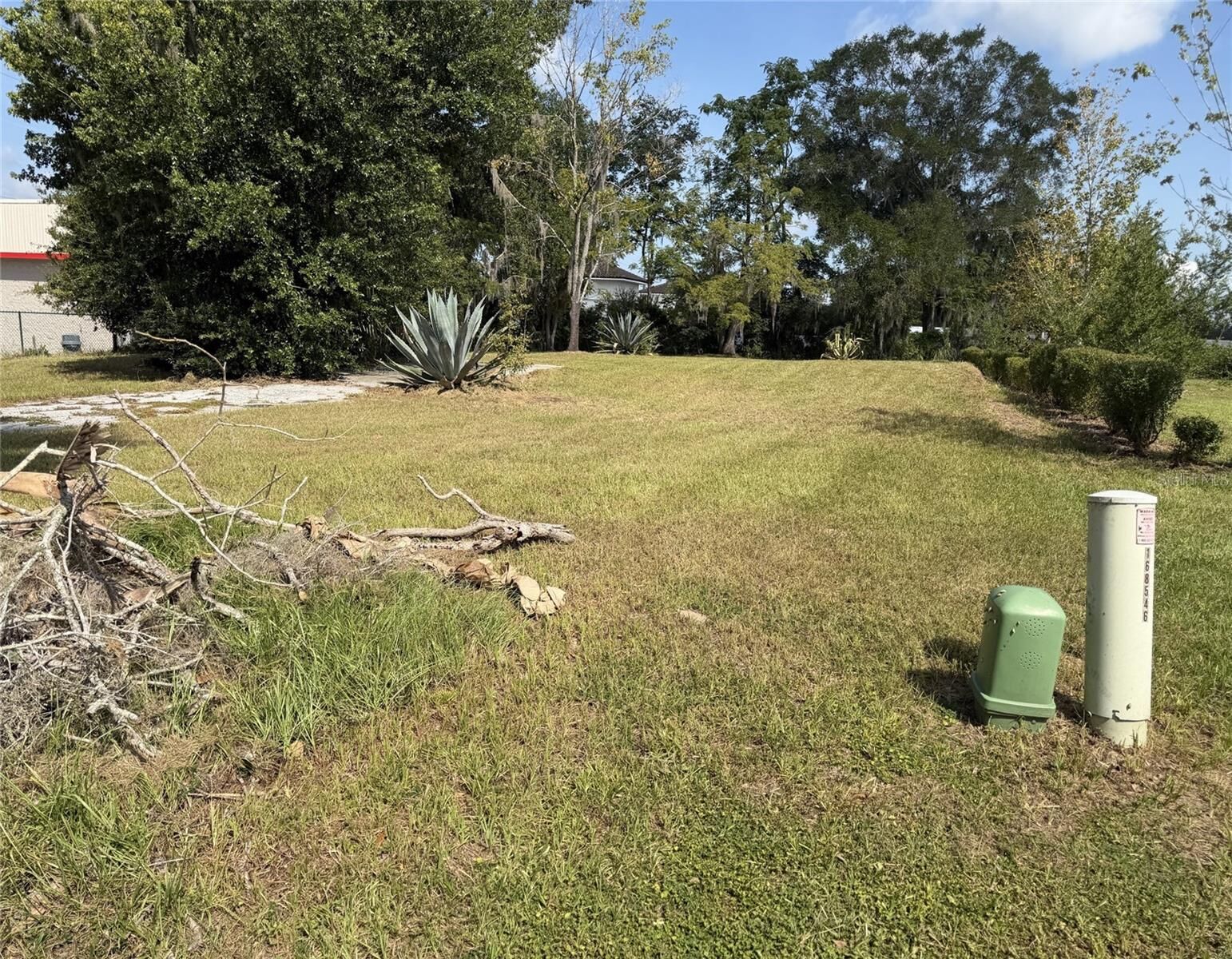 Property Photo:  121 W Lemon Street  FL 32159 