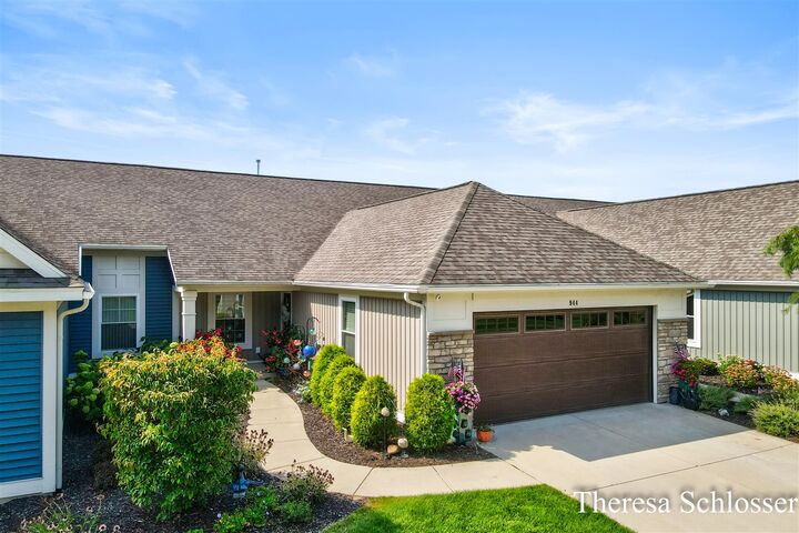 Property Photo:  944 Bellview Meadow Drive 28  MI 49315-8333 